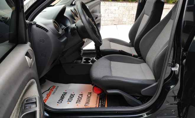 VW - VolksWagen Gol (novo) 1.0 Mi Total Flex 8V 4p 2014 Flex-10