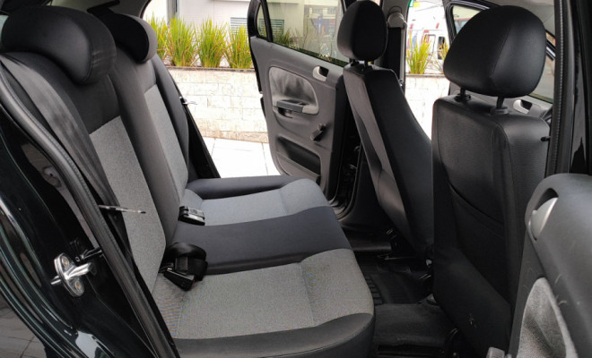 VW - VolksWagen Gol (novo) 1.0 Mi Total Flex 8V 4p 2014 Flex-12