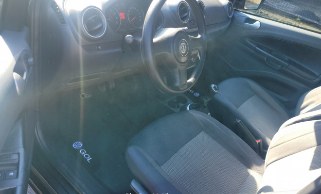 VW - VolksWagen Gol (novo) 1.0 Mi Total Flex 8V 4p 2013 Flex-8
