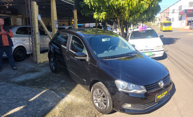 VW - VolksWagen Gol (novo) 1.0 Mi Total Flex 8V 4p 2013 Flex-11
