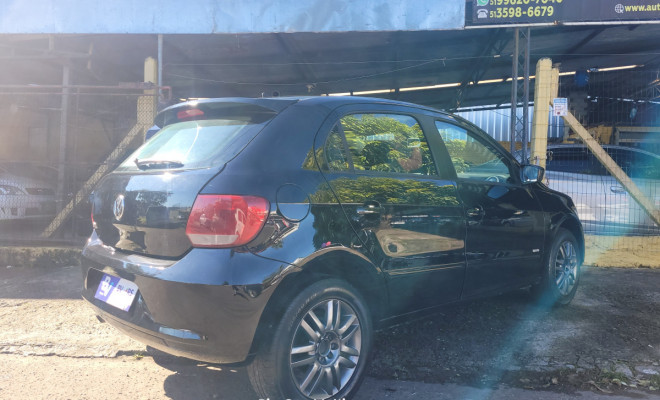VW - VolksWagen Gol (novo) 1.0 Mi Total Flex 8V 4p 2013 Flex-4