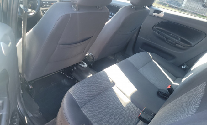 VW - VolksWagen Gol (novo) 1.0 Mi Total Flex 8V 4p 2013 Flex-6