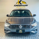 VW - VolksWagen JETTA Comfort. 250 TSI 1.4 Flex 16v Aut. 2018 Flex-0