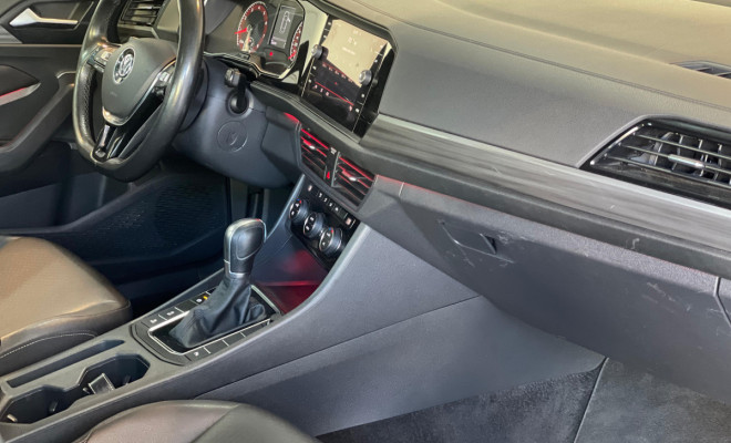 VW - VolksWagen JETTA Comfort. 250 TSI 1.4 Flex 16v Aut. 2018 Flex-6