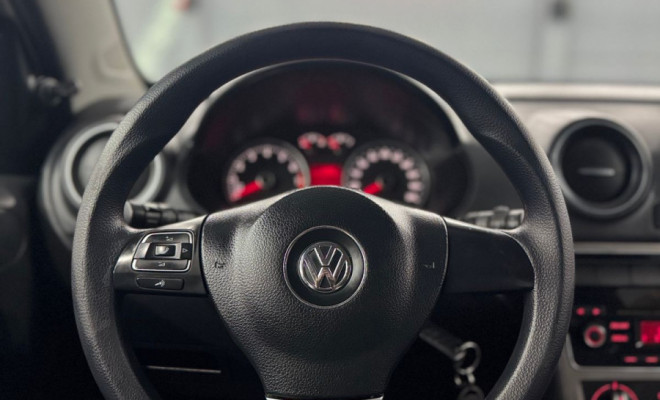 VW - VolksWagen Gol (novo) 1.0 Mi Total Flex 8V 4p 2014 Flex-8