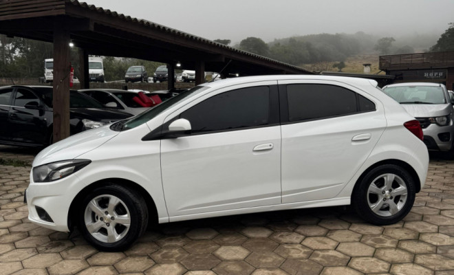 GM - Chevrolet ONIX HATCH LT 1.4 8V FlexPower 5p Mec. 2019 Flex-0