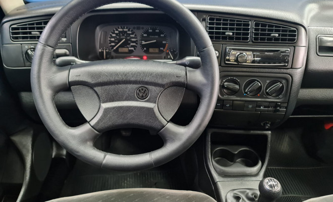 VW - VolksWagen Golf GLX 2.0 4p 1997 Gasolina-7