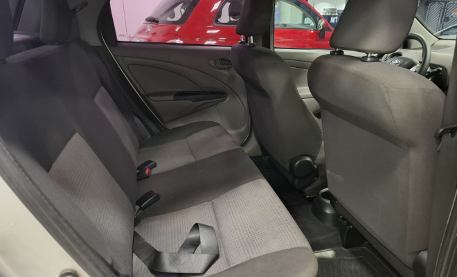 Toyota ETIOS XS  1.3 Flex 16V 5p Mec. 2013 Flex-13