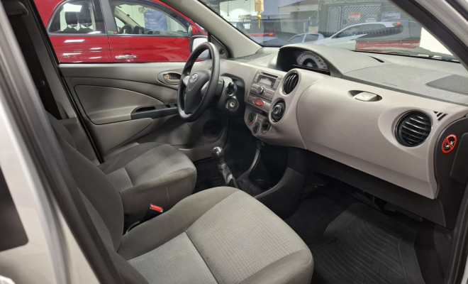 Toyota ETIOS XS  1.3 Flex 16V 5p Mec. 2013 Flex-15