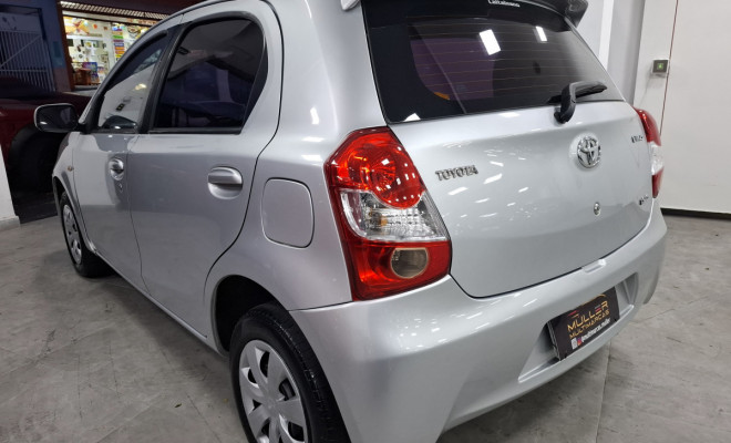 Toyota ETIOS XS  1.3 Flex 16V 5p Mec. 2013 Flex-4
