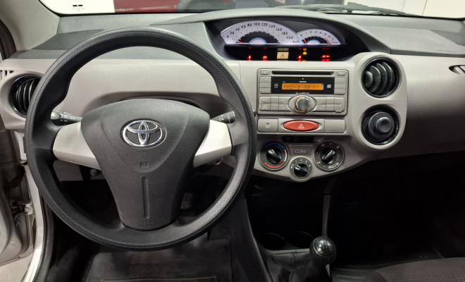 Toyota ETIOS XS  1.3 Flex 16V 5p Mec. 2013 Flex-19