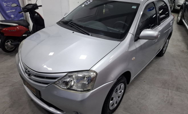 Toyota ETIOS XS  1.3 Flex 16V 5p Mec. 2013 Flex-23
