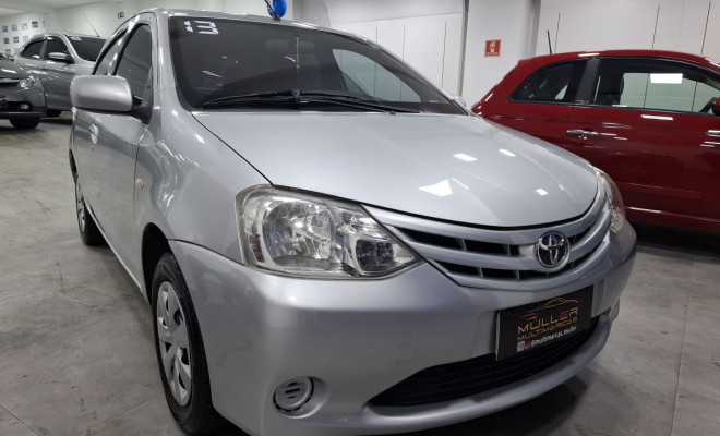 Toyota ETIOS XS  1.3 Flex 16V 5p Mec. 2013 Flex
