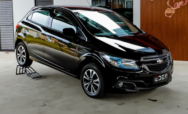 GM - Chevrolet ONIX HATCH LTZ 1.4 8V FlexPower 5p Aut. 2015 Flex-0