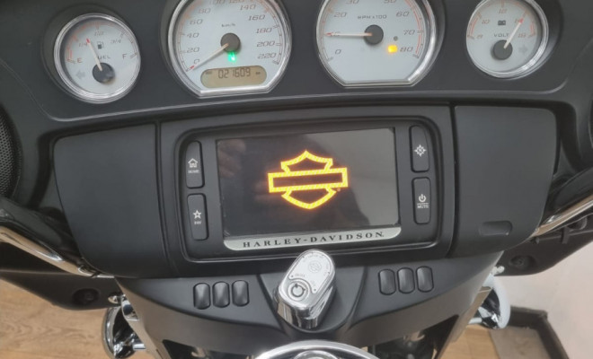 HARLEY-DAVIDSON STREET GLIDE FLHX 2018 Gasolina-3