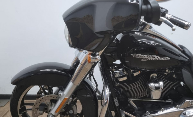 HARLEY-DAVIDSON STREET GLIDE FLHX 2018 Gasolina-7