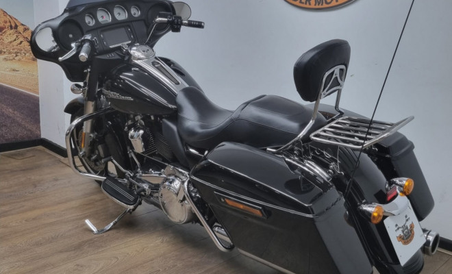 HARLEY-DAVIDSON STREET GLIDE FLHX 2018 Gasolina-11