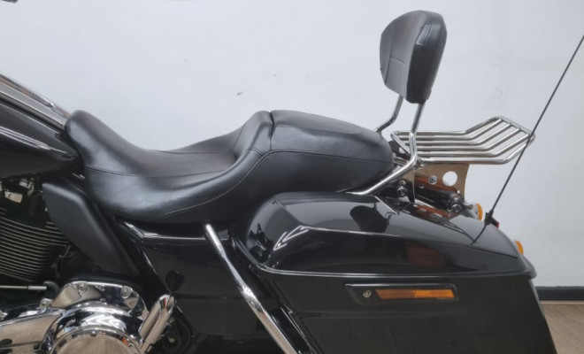 HARLEY-DAVIDSON STREET GLIDE FLHX 2018 Gasolina-8