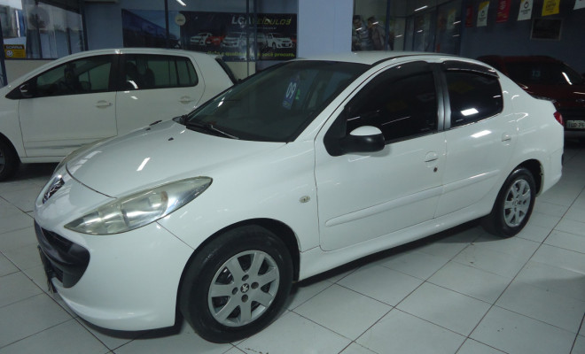 Peugeot 207 Sedan Passion XR 1.4 Flex 8V 4p 2009 Flex