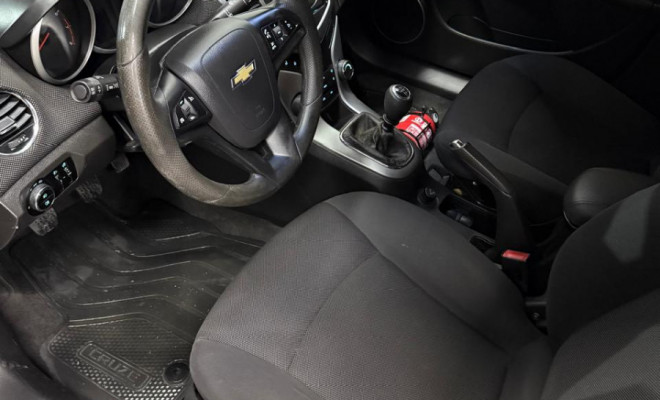 GM - Chevrolet CRUZE LT 1.8 16V FlexPower 4p Mec. 2013 Flex-3