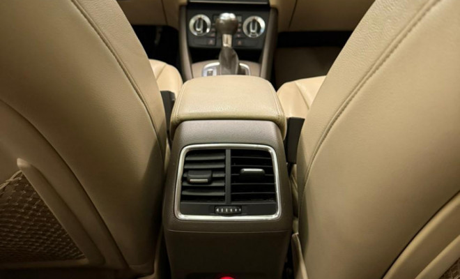 Audi Q3 2.0 TFSI Quat. 170/180cv S-tronic 5p 2014 Gasolina-3