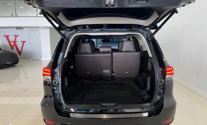 Toyota Hilux SW4 SRX 4x4 2.8 TDI 16V Dies. Aut. 2019 Diesel-12