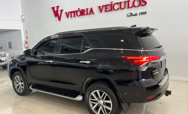 Toyota Hilux SW4 SRX 4x4 2.8 TDI 16V Dies. Aut. 2019 Diesel-11