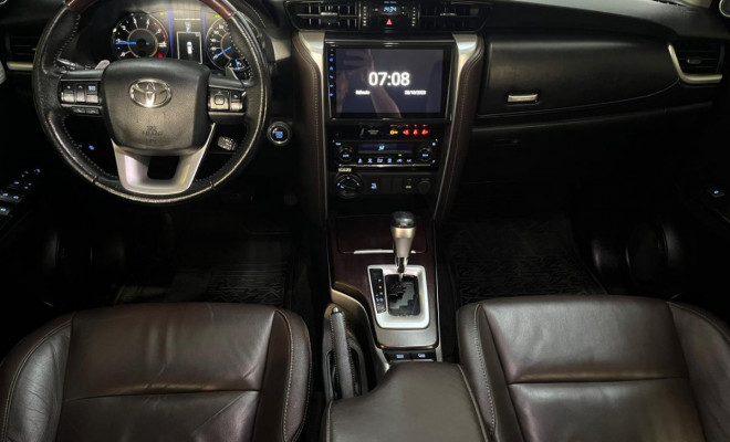 Toyota Hilux SW4 SRX 4x4 2.8 TDI 16V Dies. Aut. 2019 Diesel-5