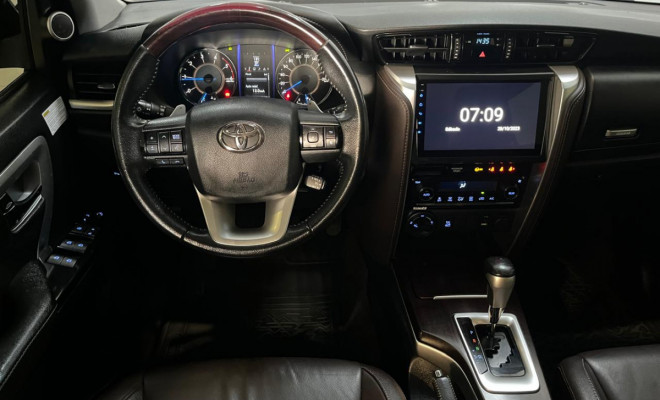 Toyota Hilux SW4 SRX 4x4 2.8 TDI 16V Dies. Aut. 2019 Diesel-2