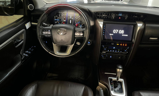 Toyota Hilux SW4 SRX 4x4 2.8 TDI 16V Dies. Aut. 2019 Diesel-3