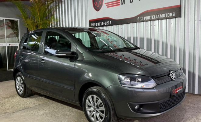 VW - VolksWagen Fox BLUEMOTION 1.0 Mi Total Flex 12V 5p 2014 Flex