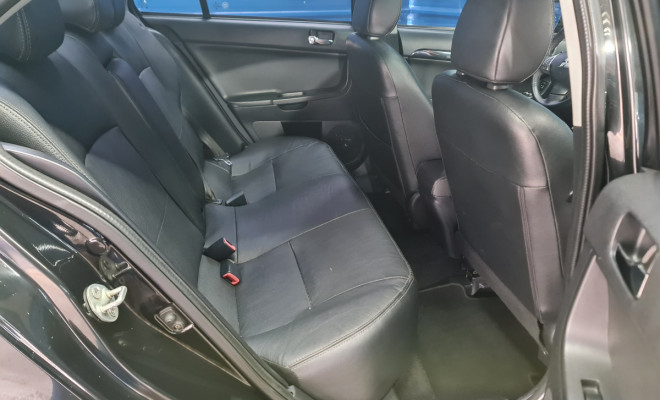 Mitsubishi Lancer HLE 2.0 16V 160cv Aut. 2016 Gasolina-6