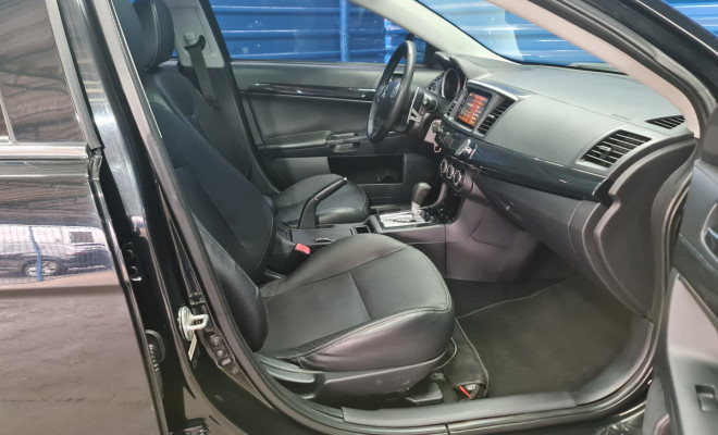 Mitsubishi Lancer HLE 2.0 16V 160cv Aut. 2016 Gasolina-5
