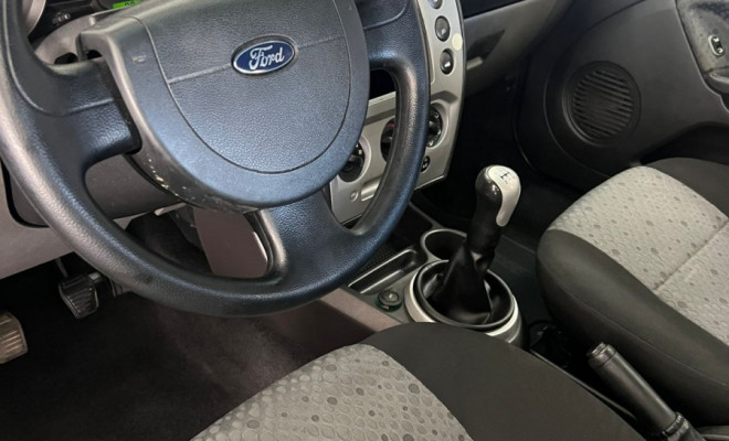 Ford Fiesta Class 1.6 8V Flex 5p 2012-3