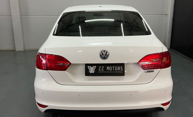 VW - VolksWagen JETTA Comfortline 2.0 Flex 8V 4p Tipt. 2013-7