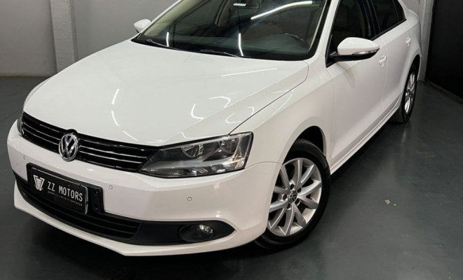 VW - VolksWagen JETTA Comfortline 2.0 Flex 8V 4p Tipt. 2013
