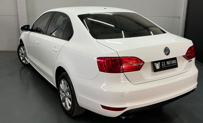 VW - VolksWagen JETTA Comfortline 2.0 Flex 8V 4p Tipt. 2013-8