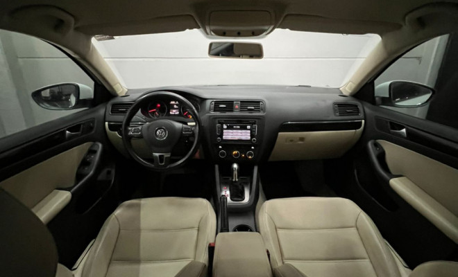 VW - VolksWagen JETTA Comfortline 2.0 Flex 8V 4p Tipt. 2013-2
