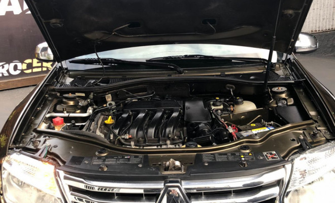 Renault DUSTER Dynamique 2.0  Aut. 2013 Flex  Sair de SUV gastando pouco-8