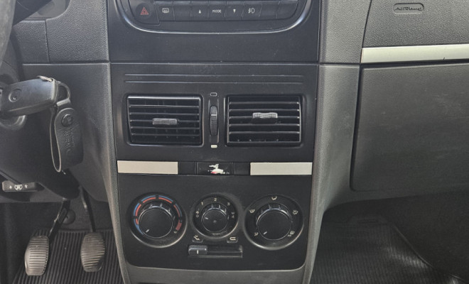 Fiat Idea ATTRACTIVE 1.4 Fire Flex 8V 5p 2013 Flex-11