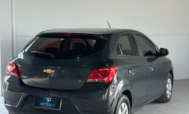 GM - Chevrolet ONIX HATCH LT 1.0 8V FlexPower 5p Mec. 2019 Flex-1