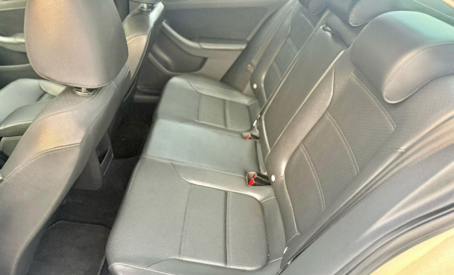 VW - VolksWagen JETTA Comfortline 2.0 T.Flex 8V 4p Tipt. 2013 Flex-7