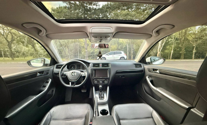 VW - VolksWagen JETTA Comfortline 2.0 T.Flex 8V 4p Tipt. 2013 Flex-9