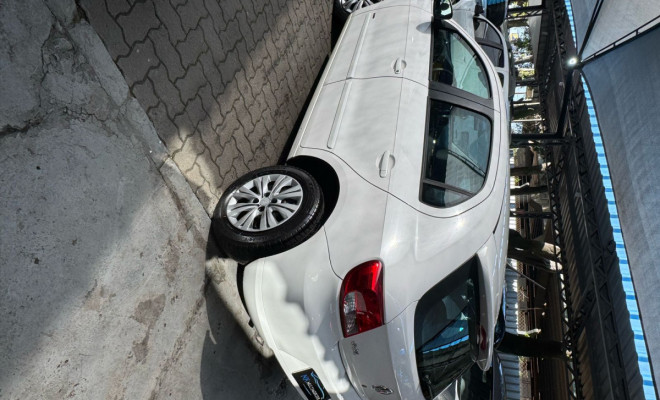 VW - VolksWagen Gol (novo) 1.0 Mi Total Flex 8V 4p 2013 Flex-3