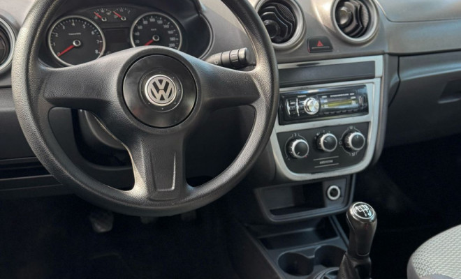 VW - VolksWagen Gol (novo) 1.0 Mi Total Flex 8V 4p 2013 Flex-6