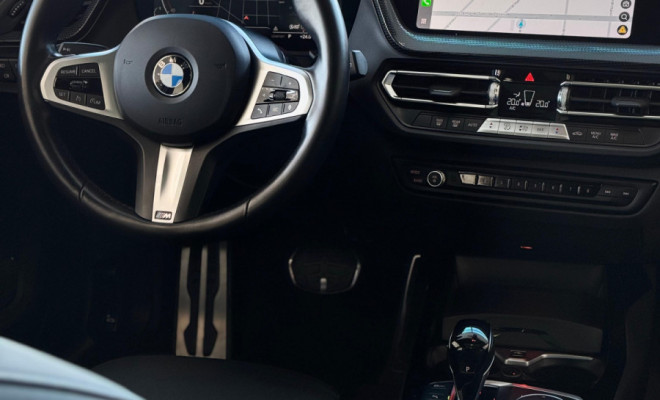 BMW 118i M Sport 1.5 TB 12V Aut. 5p 2024 Gasolina-12
