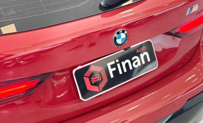 BMW 118i M Sport 1.5 TB 12V Aut. 5p 2024 Gasolina-10