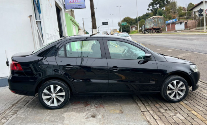 VW - VolksWagen VOYAGE 1.6/1.6 City  Mi Total Flex 8V 4p 2013 Flex-1