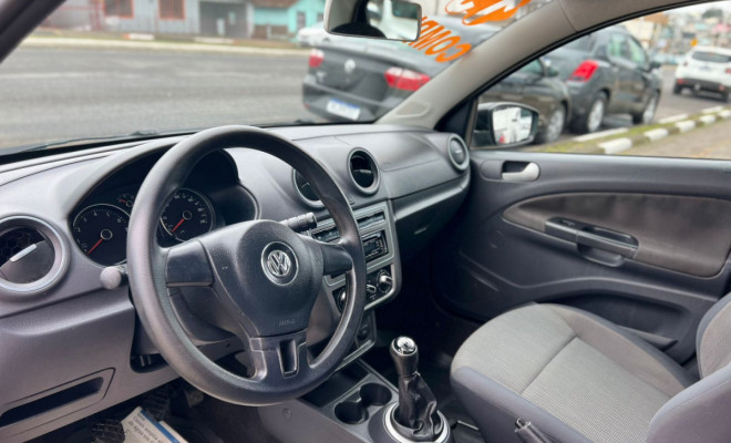 VW - VolksWagen VOYAGE 1.6/1.6 City  Mi Total Flex 8V 4p 2013 Flex-5
