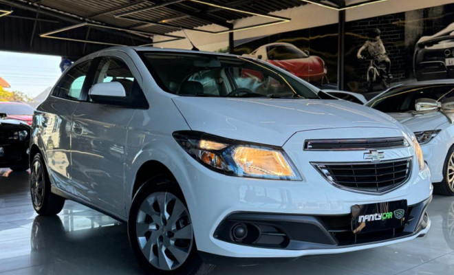 GM - Chevrolet ONIX HATCH LT 1.4 8V FlexPower 5p Mec. 2014 Flex